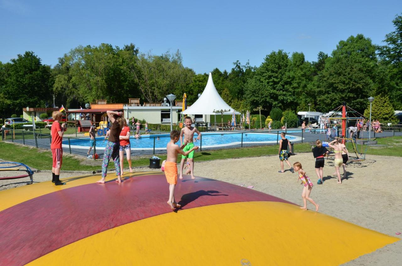 Vakantiepark T Urkerbos - Blokhutje Kültér fotó